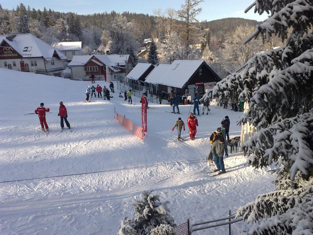 Hotel Karkonosze كارباش المظهر الخارجي الصورة